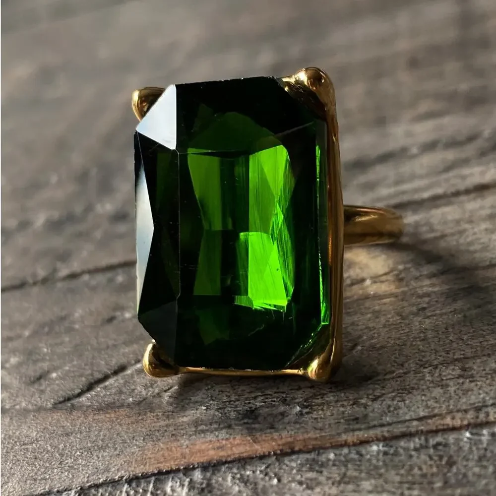 NEW Emerald Green Zirconium Stone Cocktail Ring